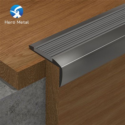 用于乙烯基地板的铝制楼梯突边